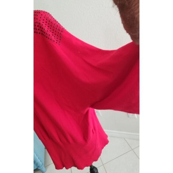 CABLE & Gauge woman beaded red shirt with a ribbed hem in very good condition - Picture 3 of 6